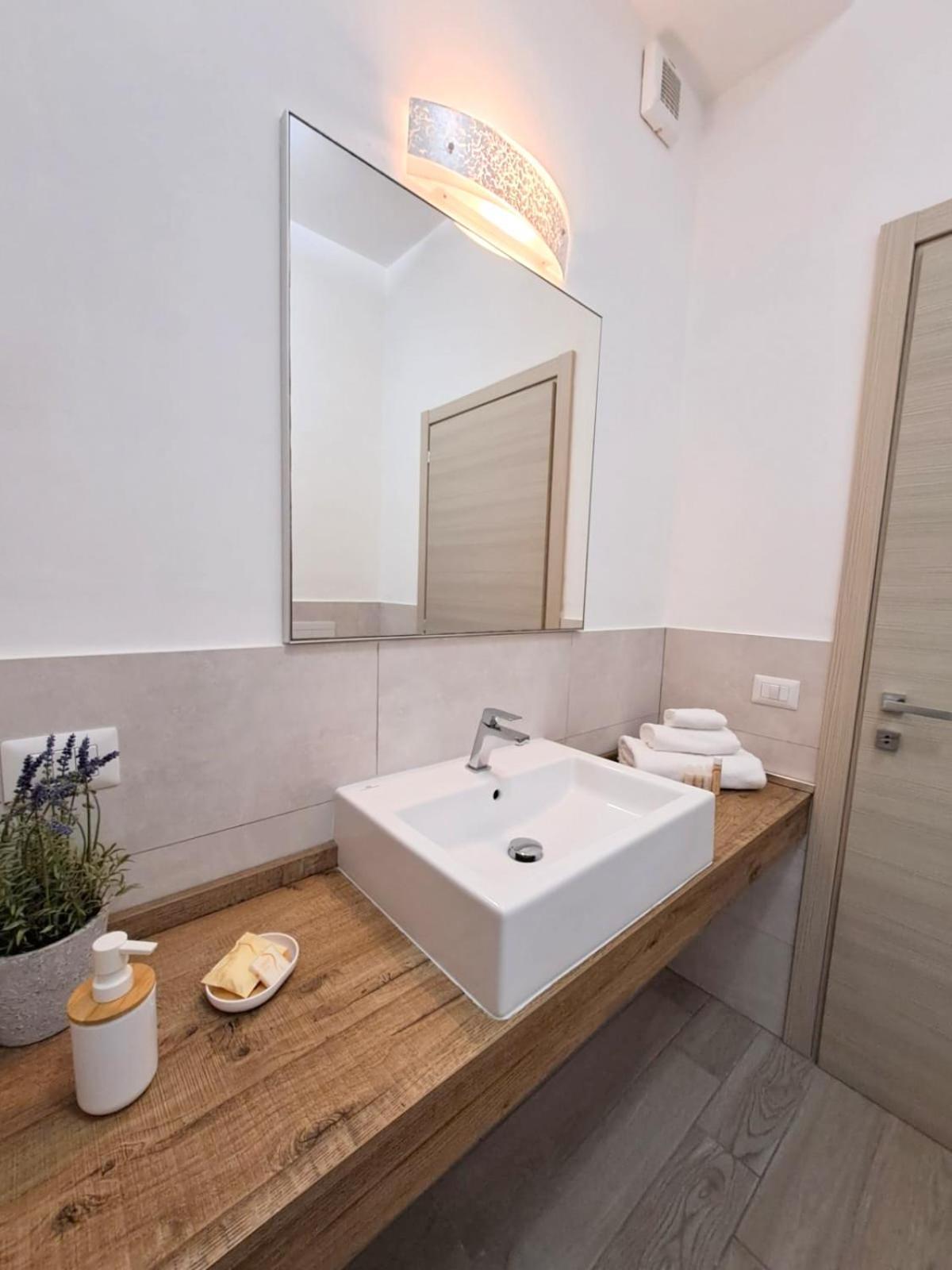 קליארי Ajana Rooms By Accomodo מראה חיצוני תמונה
